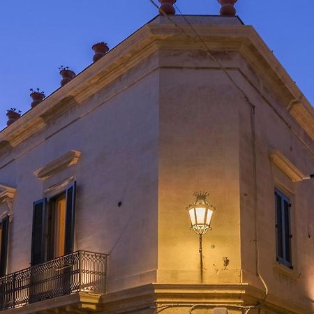 Palazzo Acquaviva - Il Giardino Sospeso Apartment Lecce Exterior photo